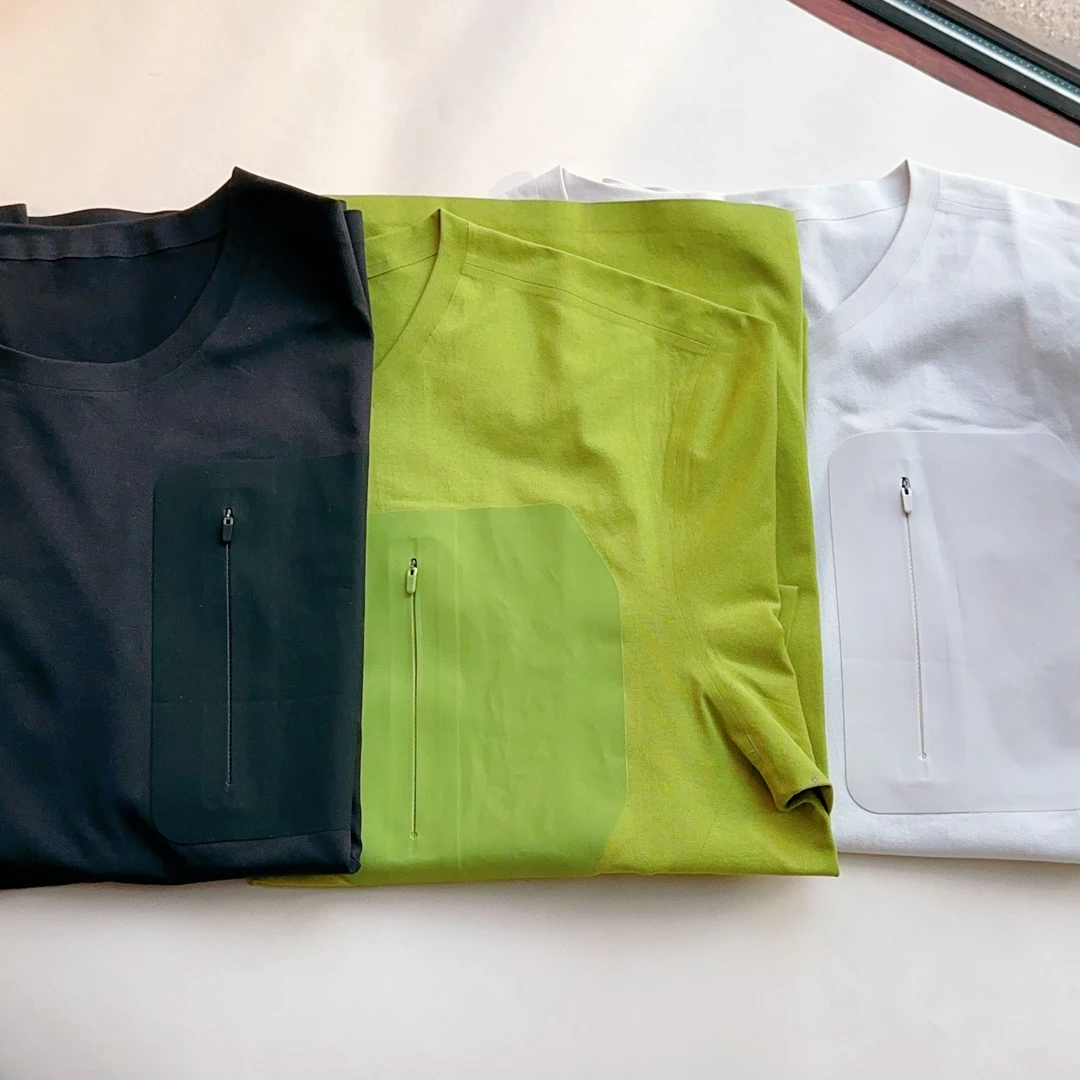 R098都市压胶长T恤~穿搭神器，解锁时尚与舒适双重体验