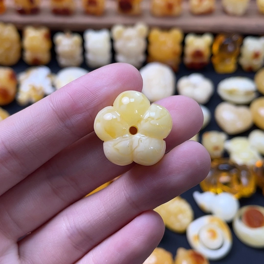 琥珀珠宝奇石未镶嵌