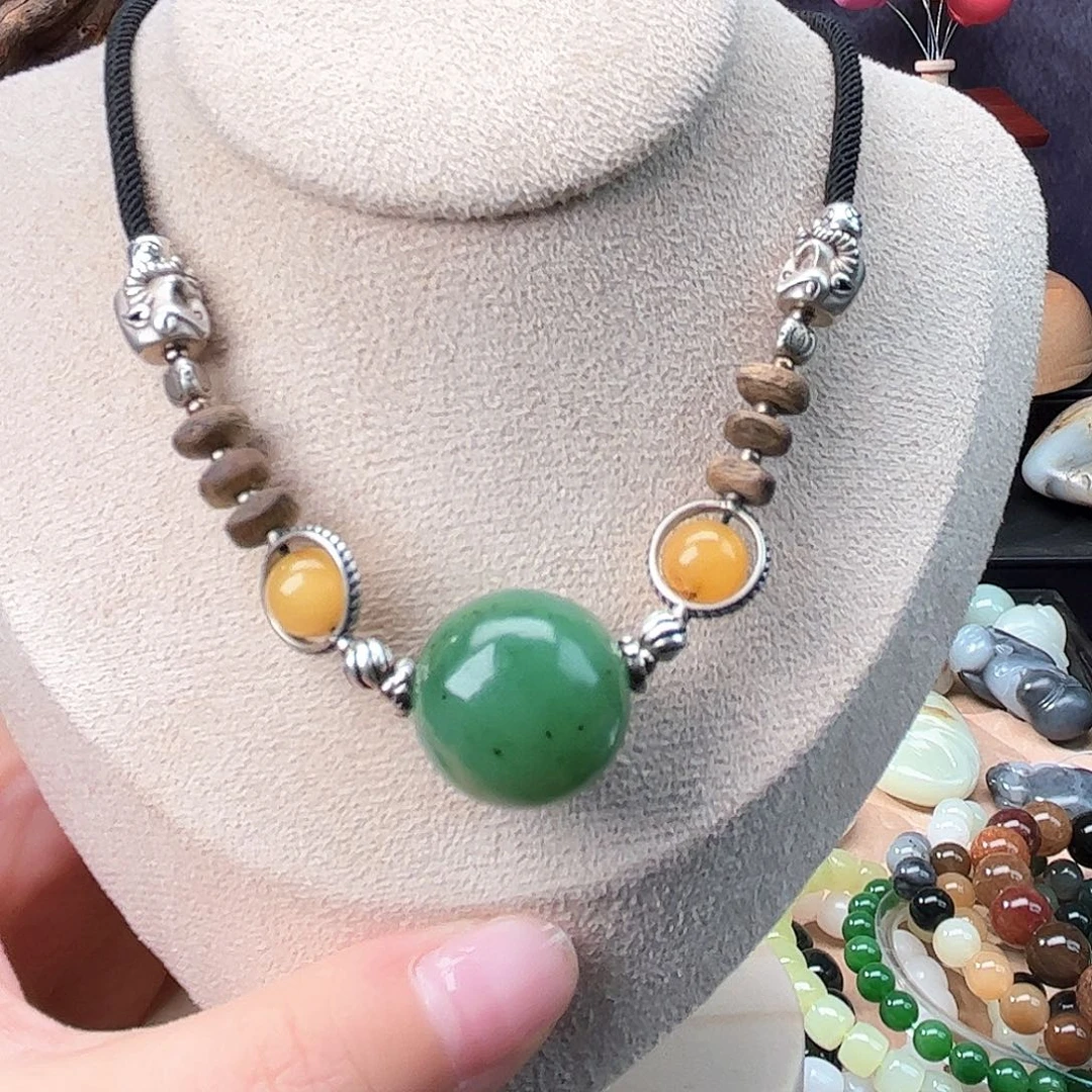 颈饰未镶嵌和田玉