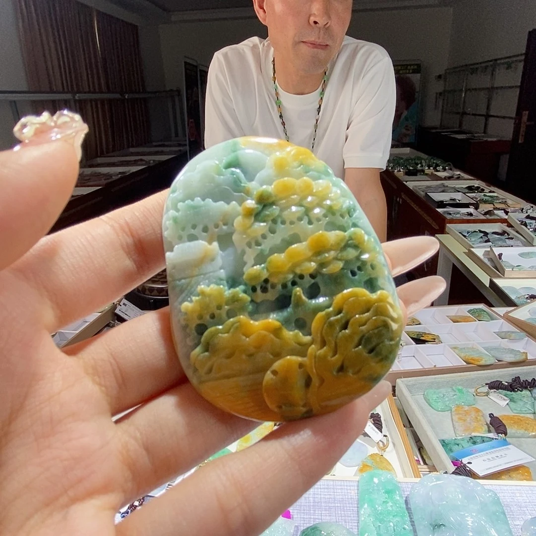 翡翠未镶嵌颈饰翡翠