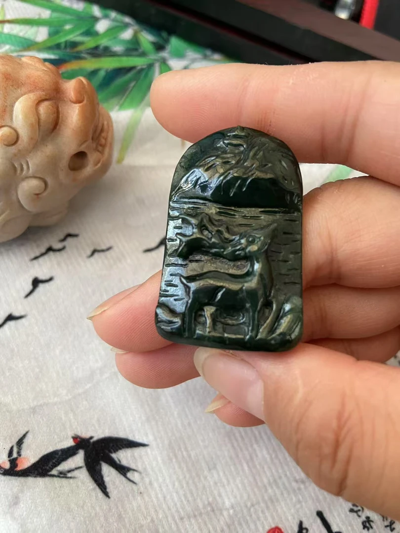 缅甸翡翠a货一鹿（路）有你挂件（40.3×25.5×6.2）捡漏