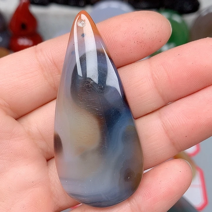 柳***下未镶嵌颈饰玛瑙/玉髓