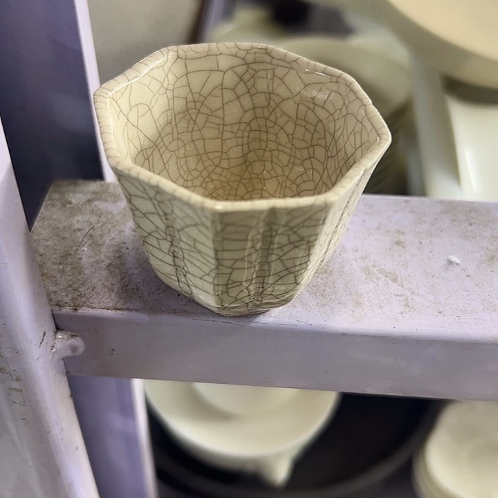 徽瑕………………………….. 杯