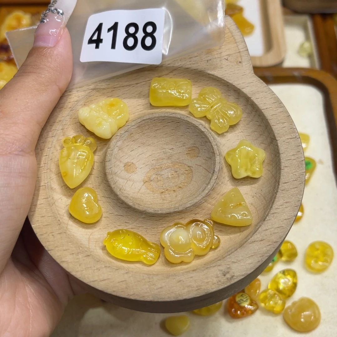 琥珀未镶嵌珠宝奇石