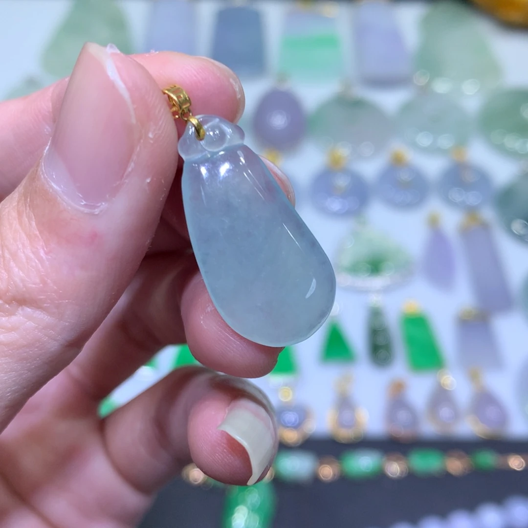 翡翠吊坠(不含链)18K金镶嵌