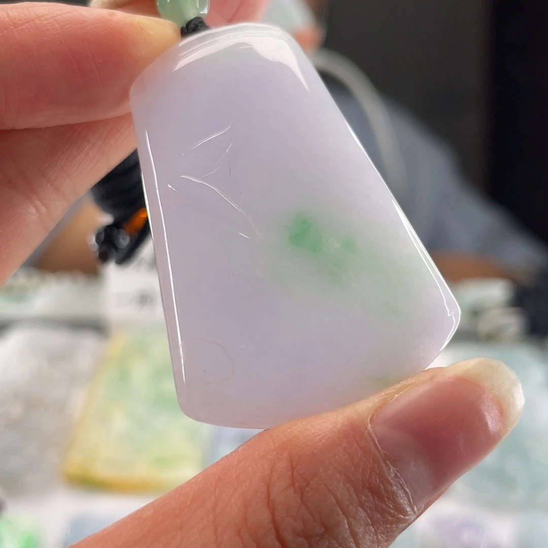 翡翠未镶嵌颈饰无事牌