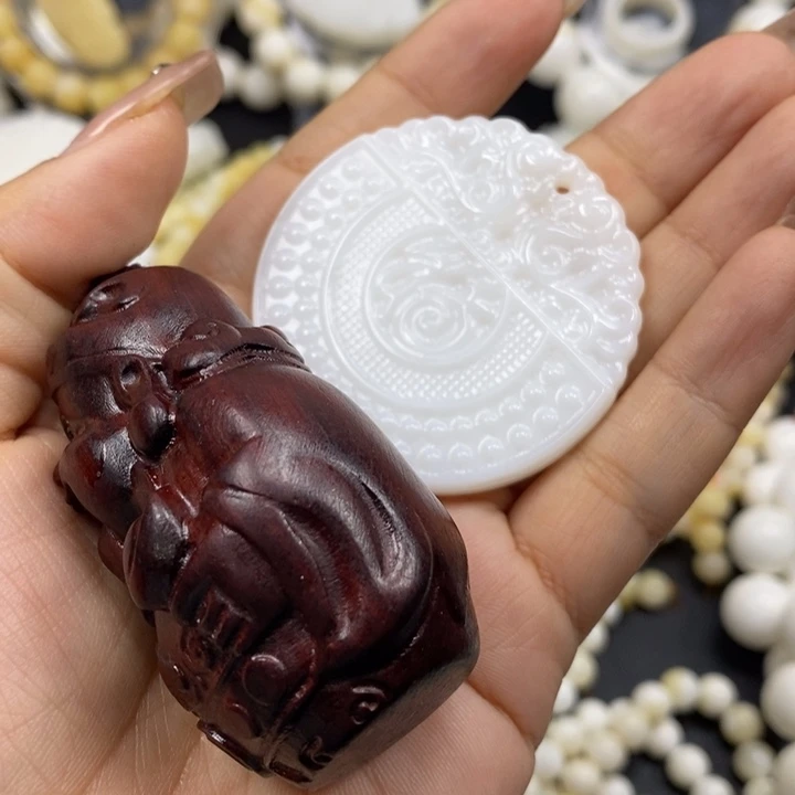 青***嫚香榧木花梨木，双福牌子