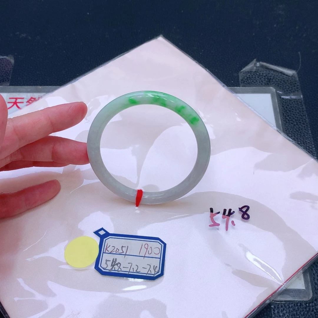 未镶嵌手镯翡翠缅甸翡翠手镯