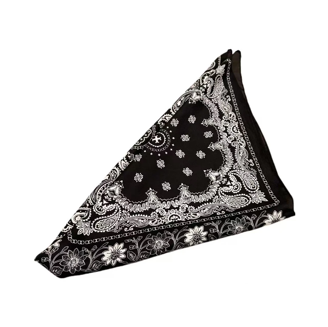 102   【艾米精选】复古腰黑白腰果花随意切换造型丝巾