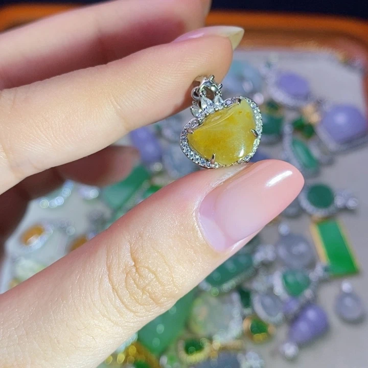 颈饰未镶嵌翡翠翡翠