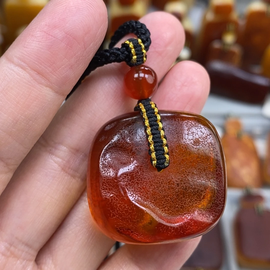 蜜蜡未镶嵌珠宝奇石