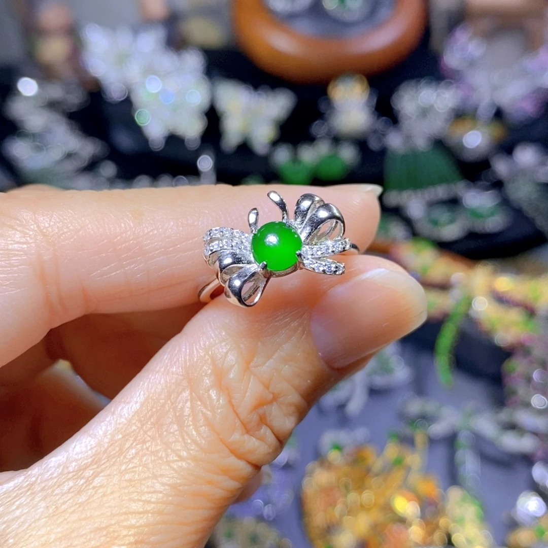 翡翠颈饰银S925镶嵌天然翡翠