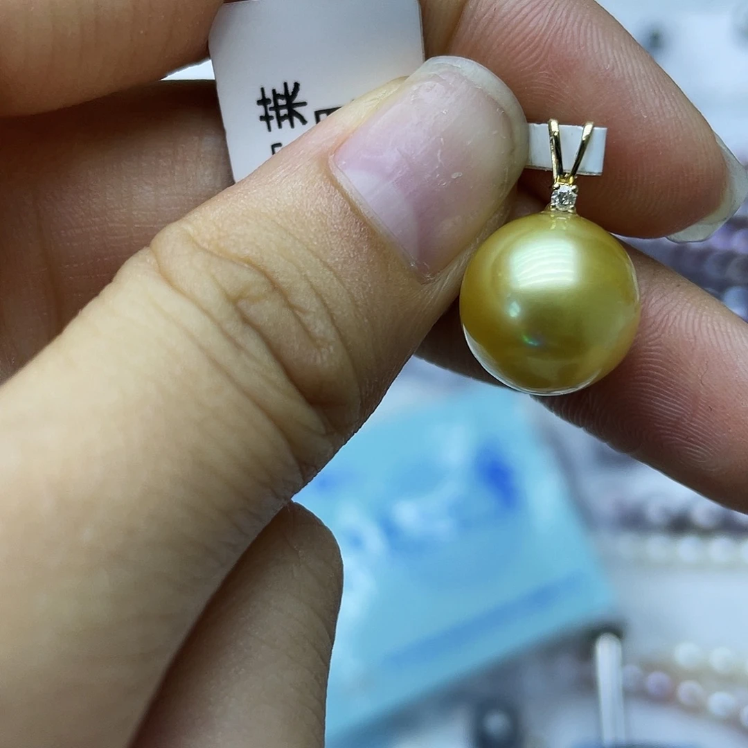 颈饰18K金镶嵌海水珍珠