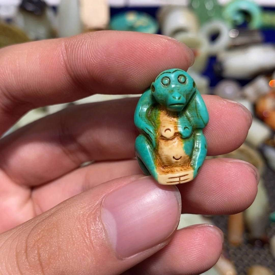 透闪石质玉未镶嵌车挂