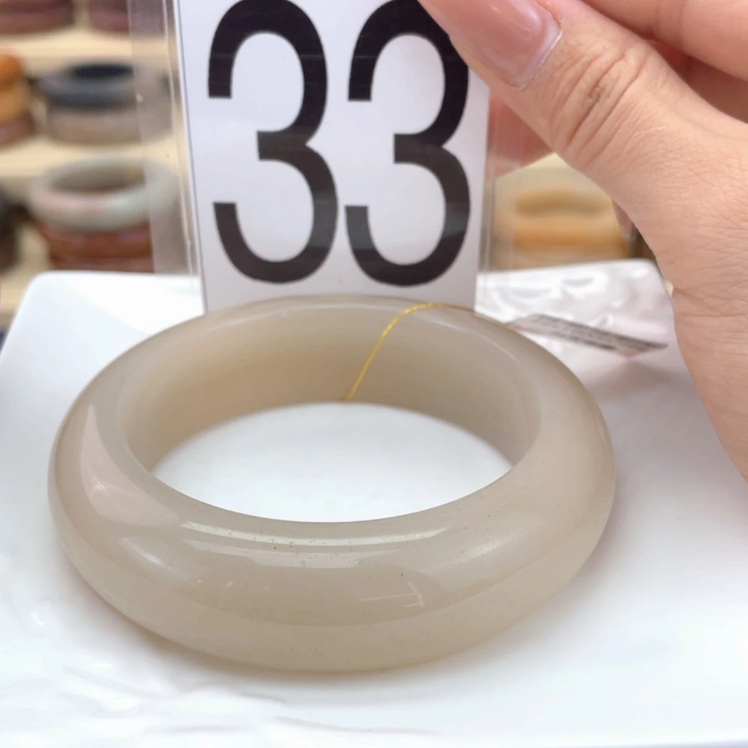 【闪购商品】石英质玉手镯未镶嵌