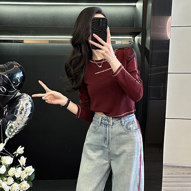 酒红色2025春秋新款休闲试试套装洋气短款长袖高腰牛仔裤子两件套