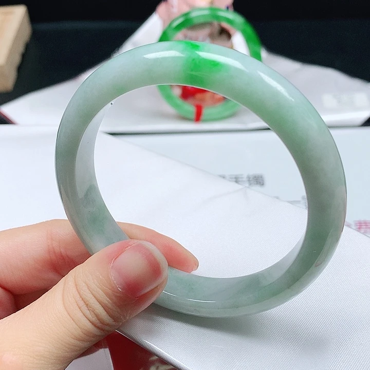 翡翠未镶嵌手镯648