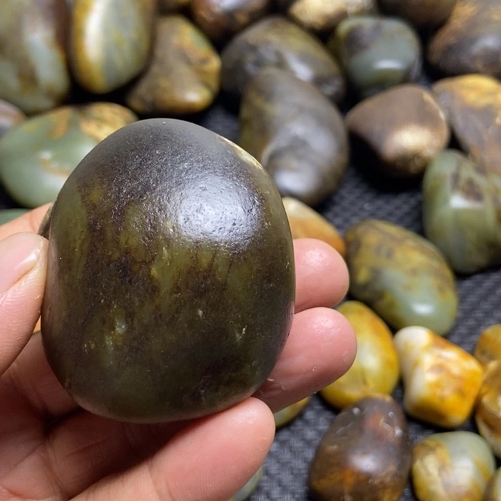 山***业未镶嵌和田玉（糖玉）珠宝奇石