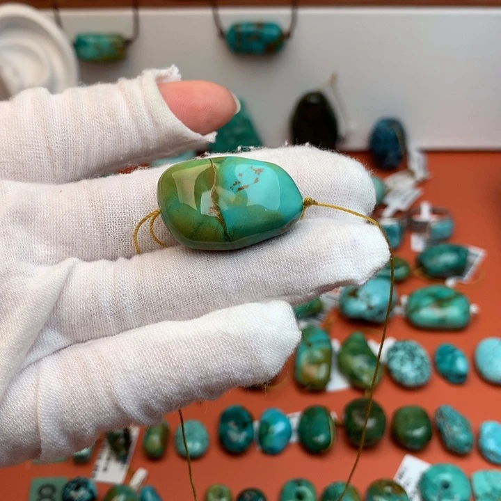 绿松石未镶嵌珠宝奇石