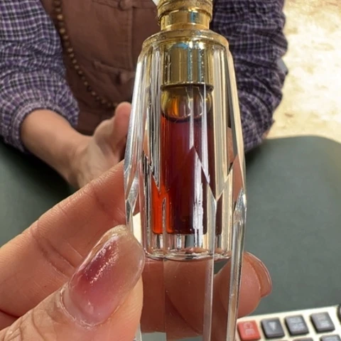 沉香沉香精油装勺子精油2克多样性发1瓶