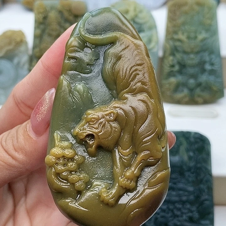 未镶嵌定制翡翠虎
