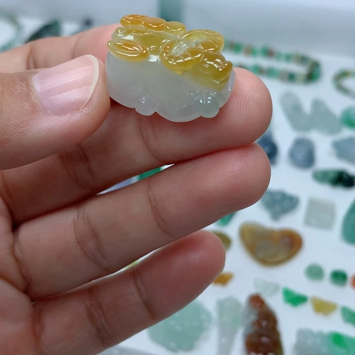 吊坠(不含链)未镶嵌翡翠