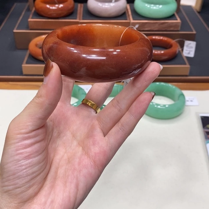 云****石英质玉未镶嵌佘