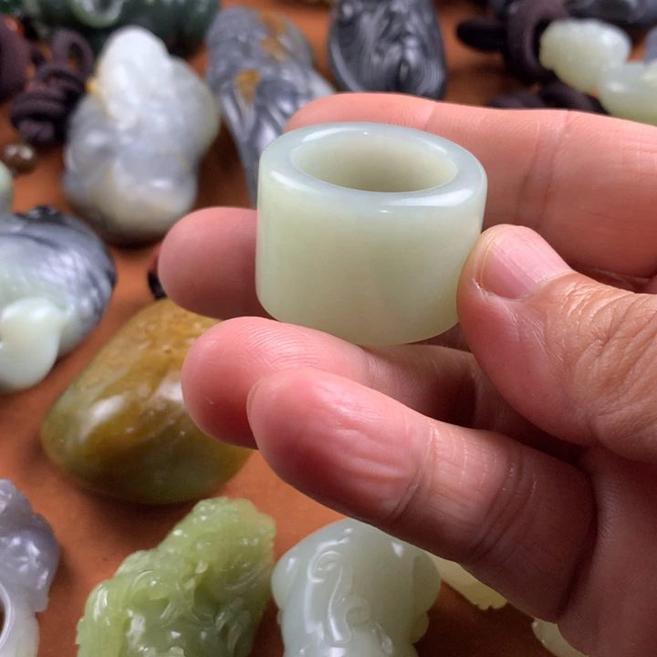 未镶嵌和田玉挂件