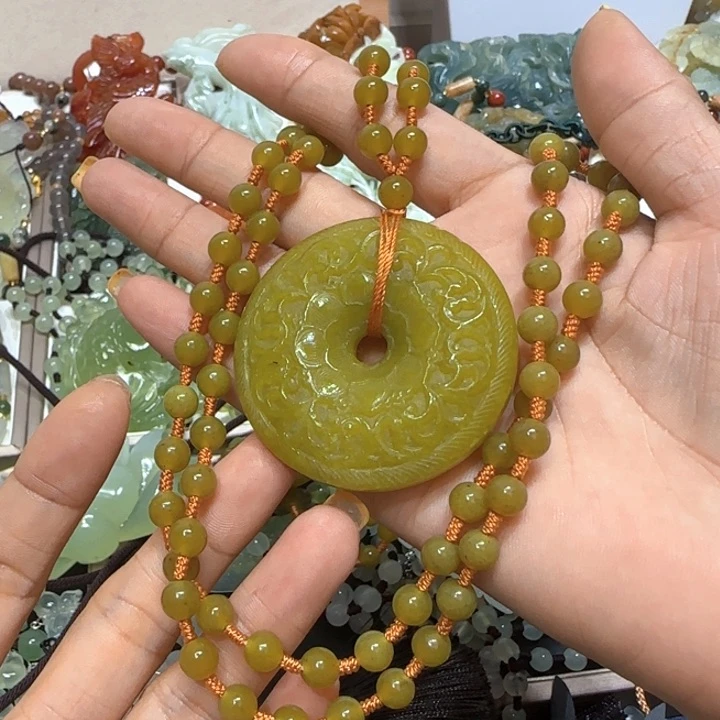 蛇纹石玉未镶嵌吊坠