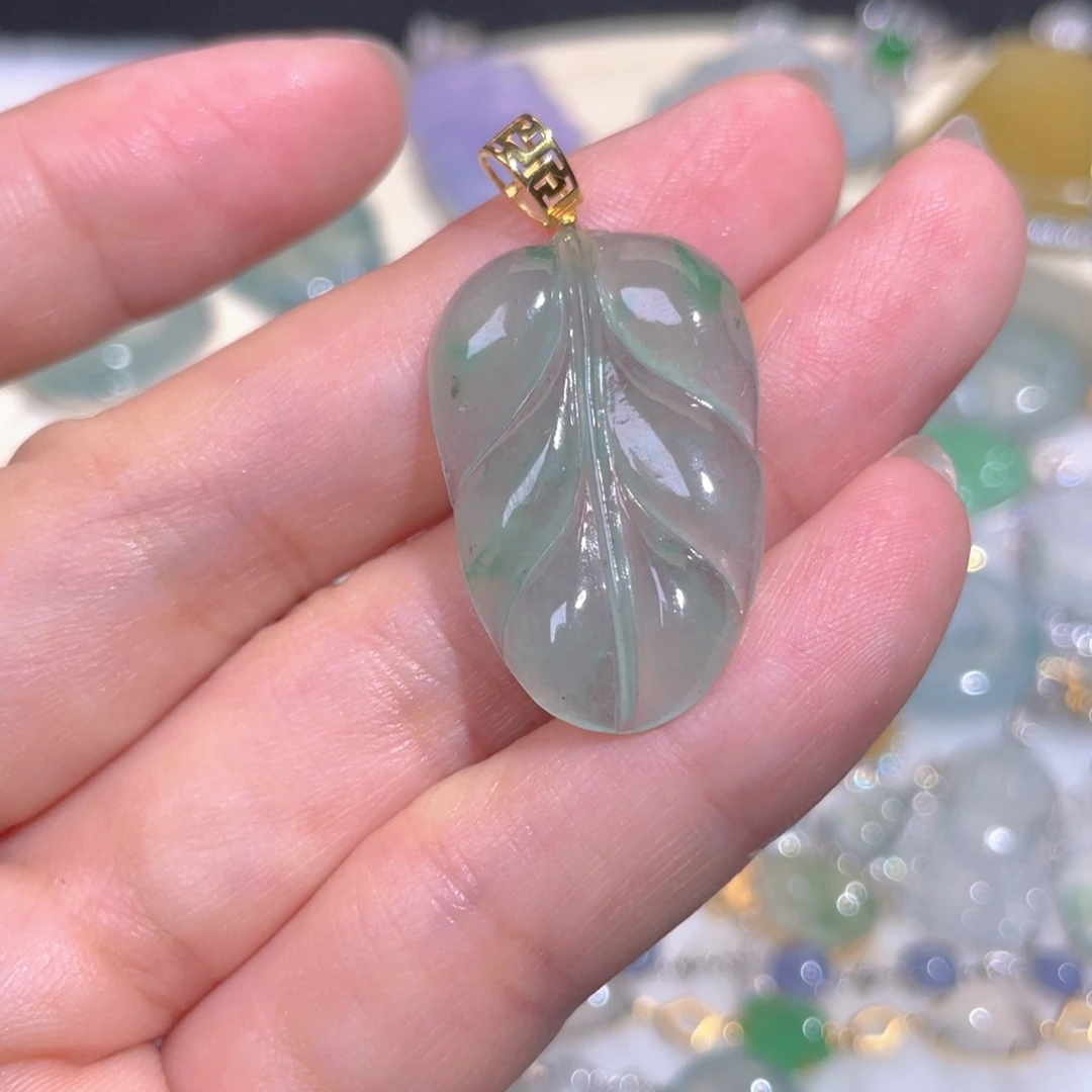 翡翠18K金镶嵌颈饰翡翠