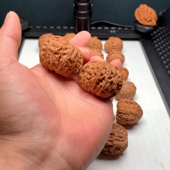 呼***丶文玩核桃吊坠磨盘