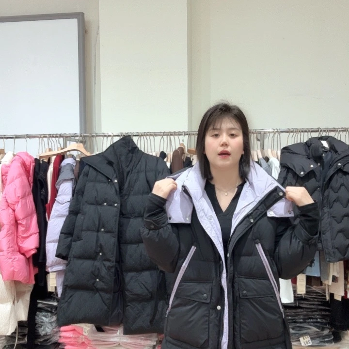 静****芮娜依莲芮娜依莲