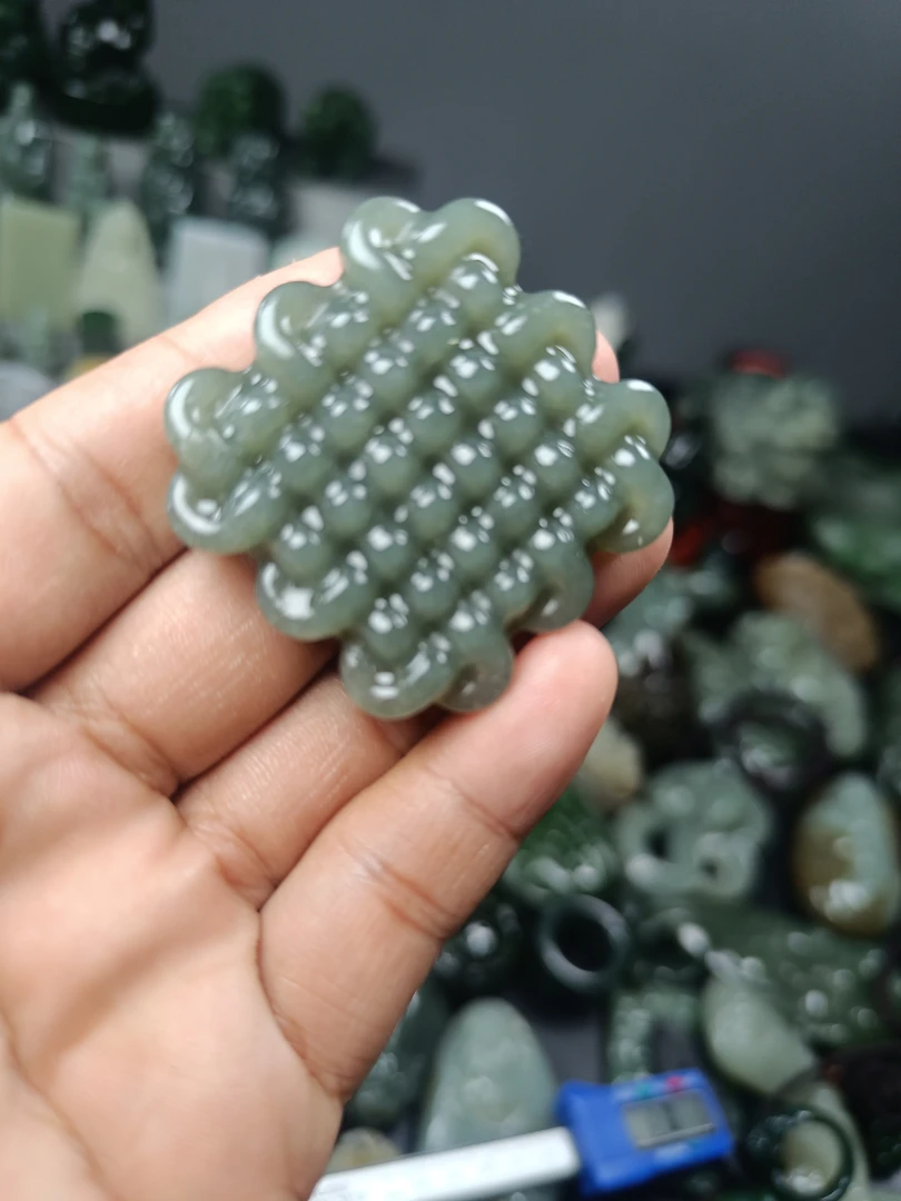 和田玉且末料中国结