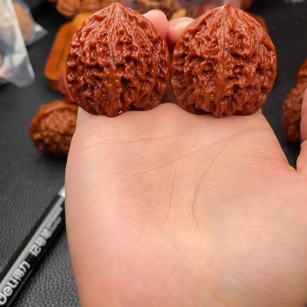 把件文玩核桃流星雨磕碰