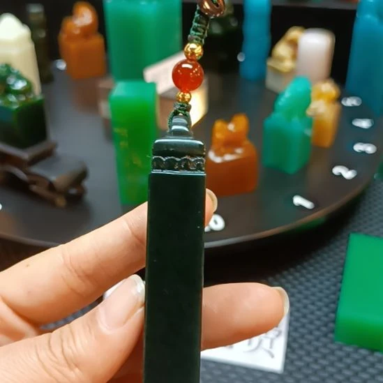 寿山石印石西安倔绿