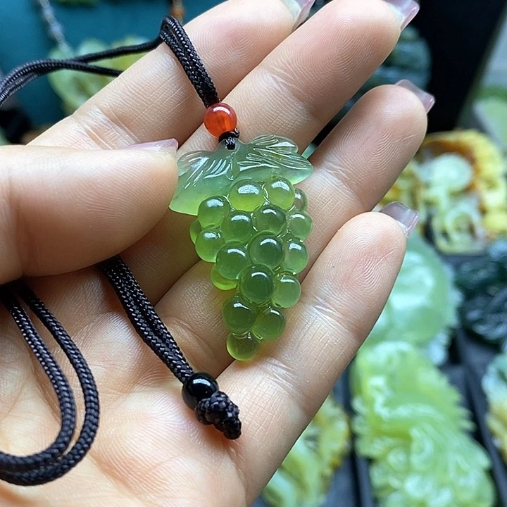 蛇纹石玉未镶嵌挂件