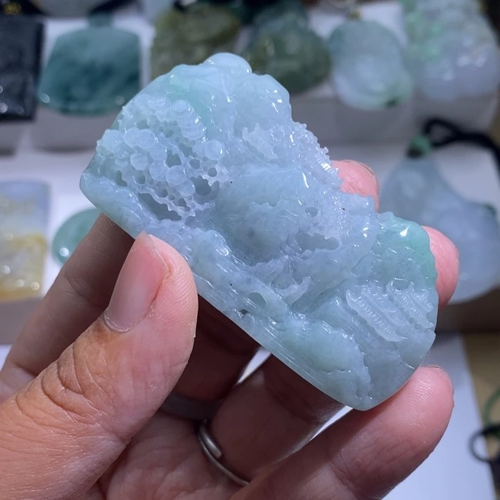 【闪购商品】颈饰未镶嵌翡翠山水