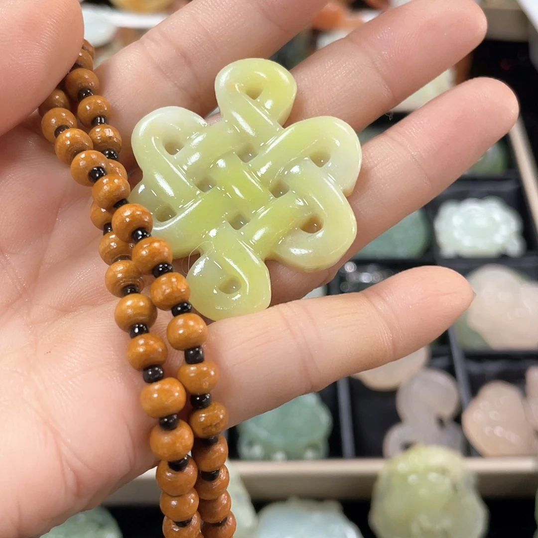 蛇纹石玉颈饰未镶嵌