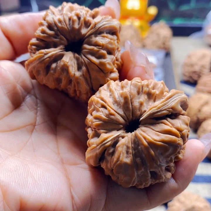 芝***糕把件文玩核桃闷墩