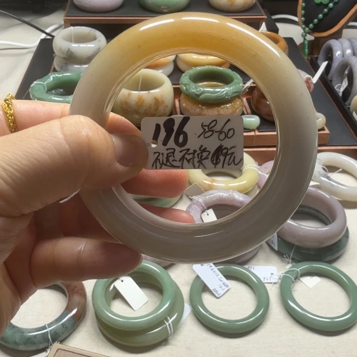 石英质玉未镶嵌手镯