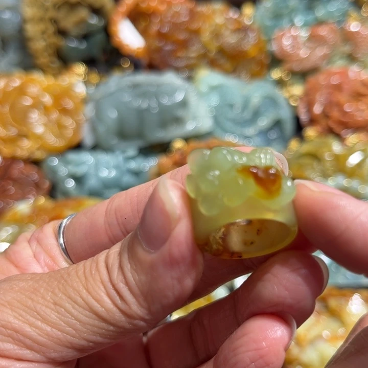 岫玉未镶嵌毛衣链