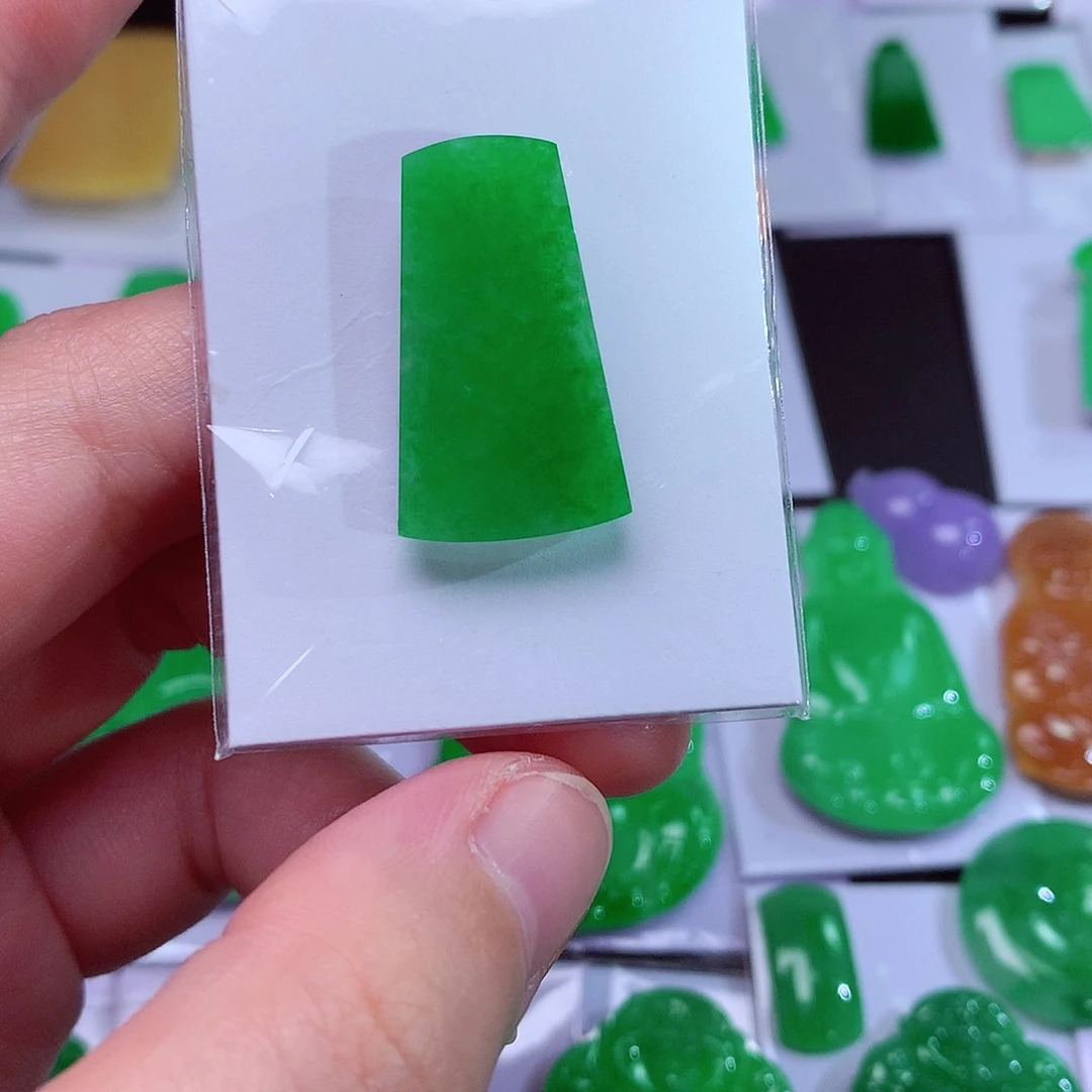 吊坠(赠链)未镶嵌翡翠天然翡翠