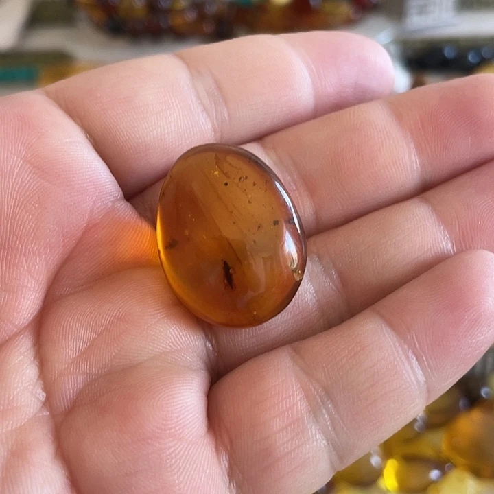 琥珀未镶嵌裸石吊坠