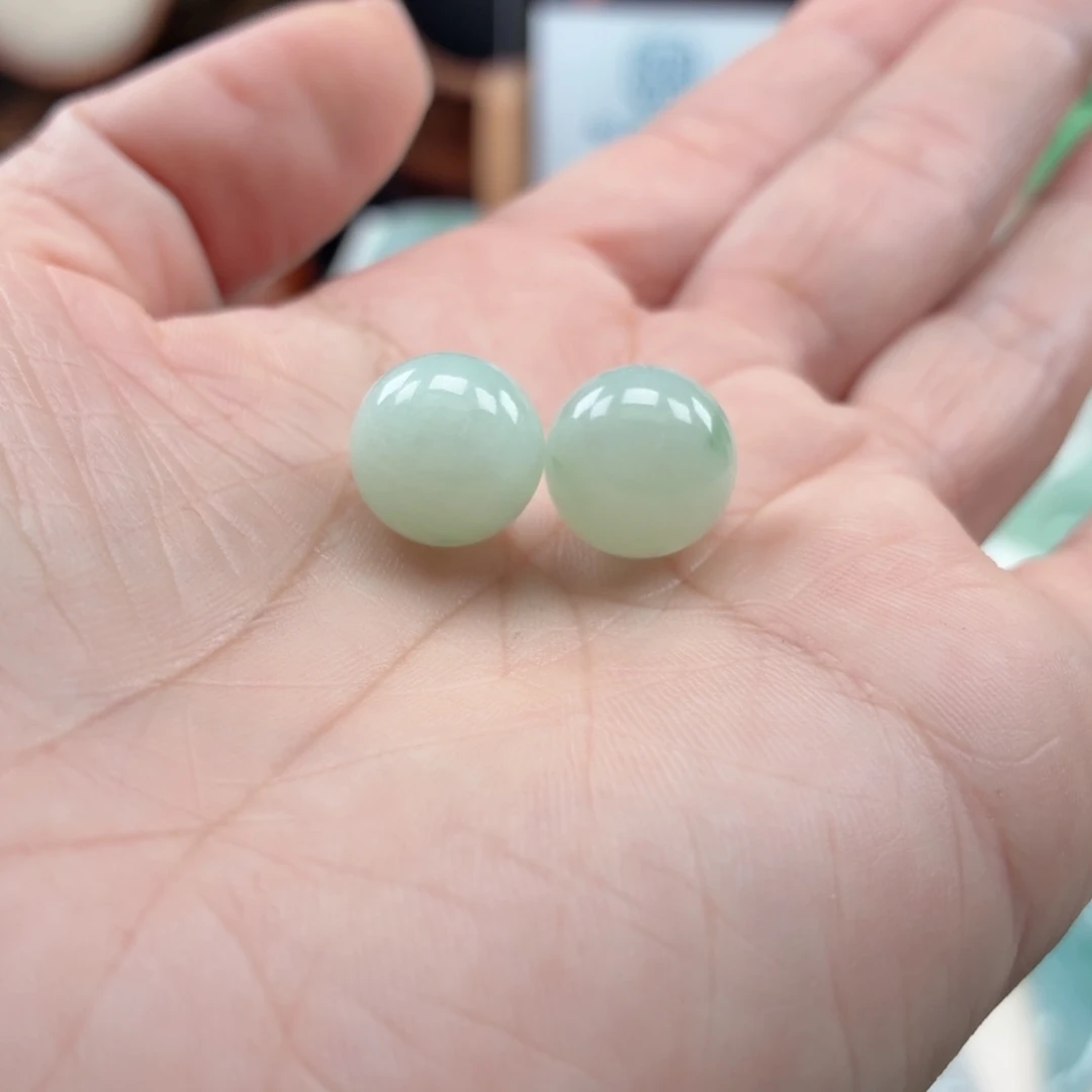 旺***牛翡翠未镶嵌颈饰天然A货翡翠