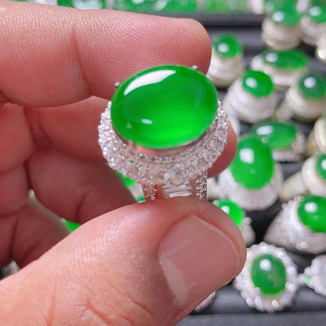 翡翠未镶嵌颈饰