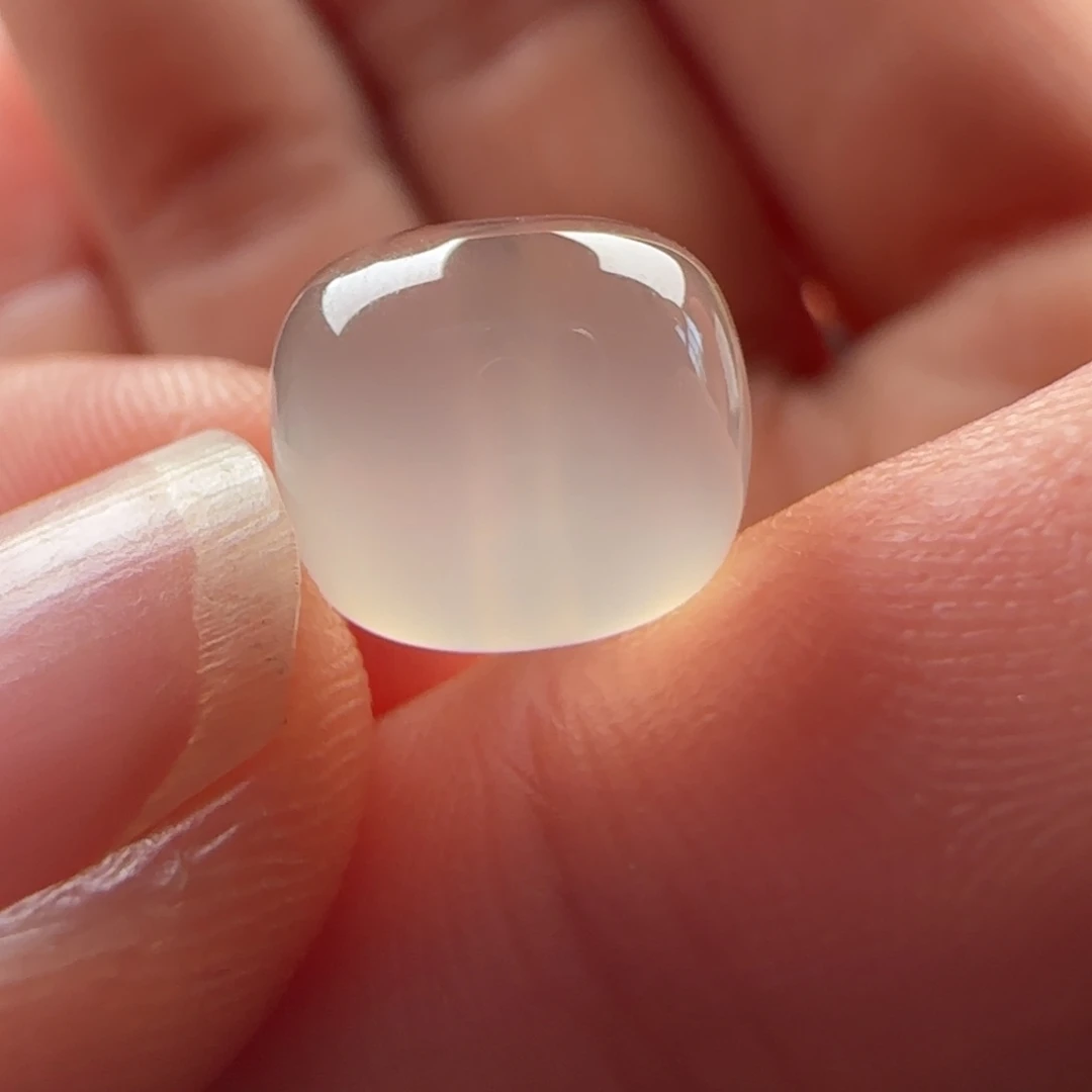 玛瑙/玉髓未镶嵌荔枝冻老型：10.4x8.9高冰蓝底 干净 精品