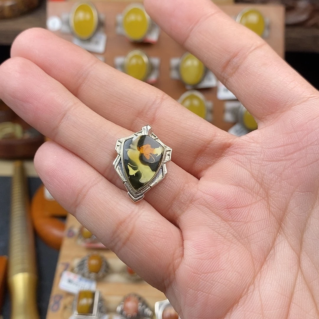 琥珀颈饰银S925镶嵌蜜蜡