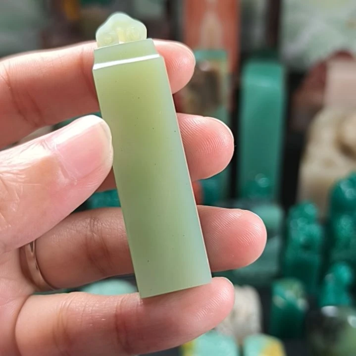 寿山石印石梅子青如意钮1