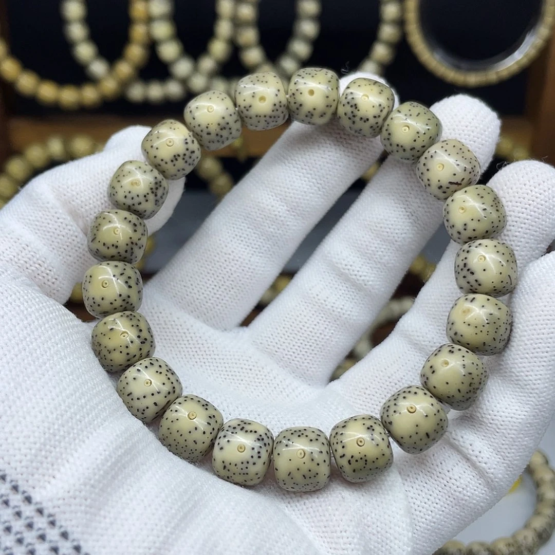 手串星月菩提11-10，浅灰大眼睛