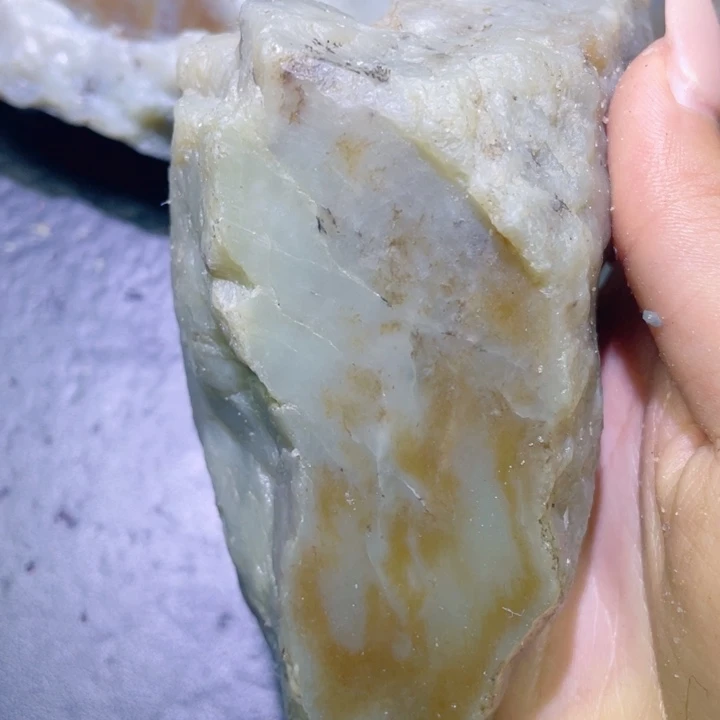 和田玉未镶嵌珠宝半成品